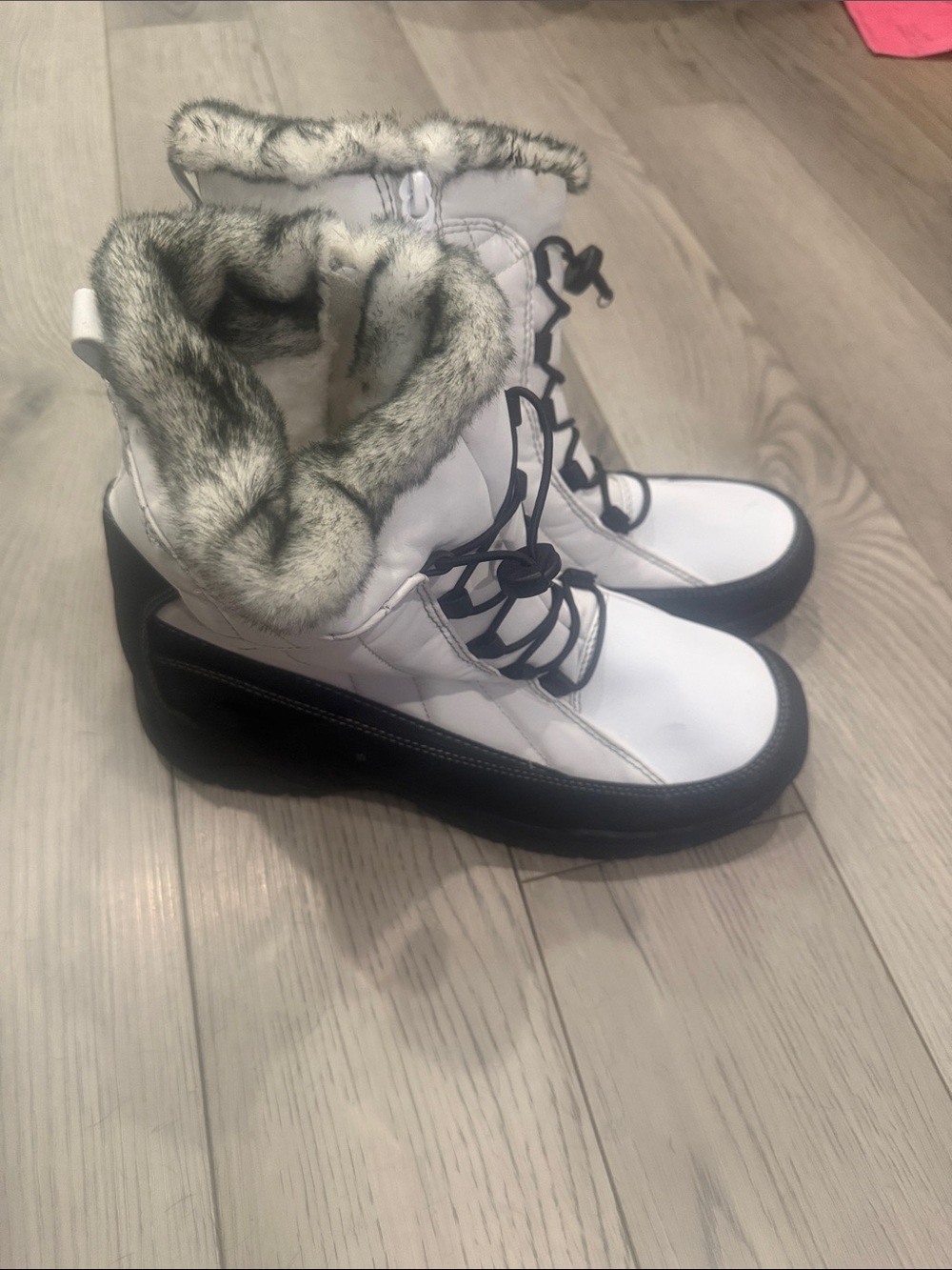 totes Women's White and Black Faux Fur Winter Boots